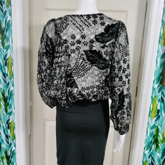 ASTR the label Velvet Burnout Shawna Abstract Velvet Cropped Sheer Floral Top S - Picture 6 of 12